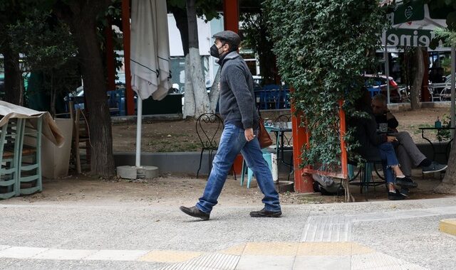 Κορονοϊός – διασπορά: Πολύ μεγάλος αριθμός κρουσμάτων σε Θεσσαλονίκη και Λάρισα