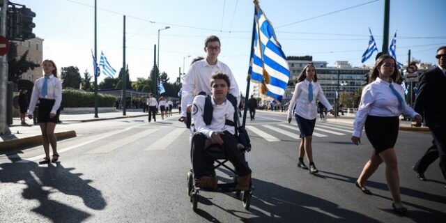 28η Οκτωβρίου: Εικόνες από την μαθητική παρέλαση στην Αθήνα