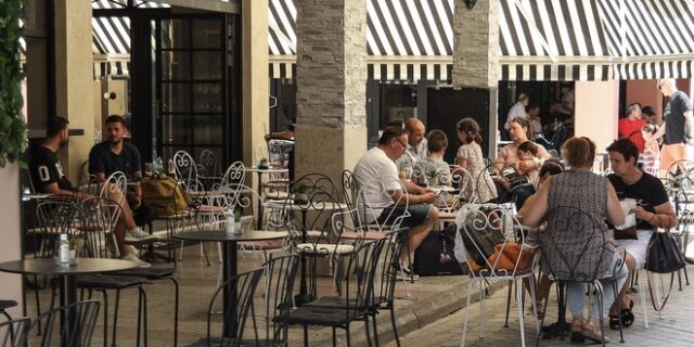 Μόσιαλος: Οι κίνδυνοι από το “άνοιγμα” για τους εμβολιασμένους