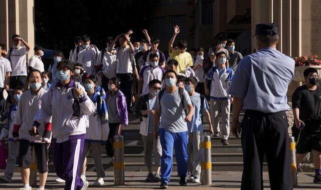 Η Κίνα ετοιμάζει νόμο που θα τιμωρεί τους γονείς όταν τιμωρούνται τα παιδιά τους στο σχολείο
