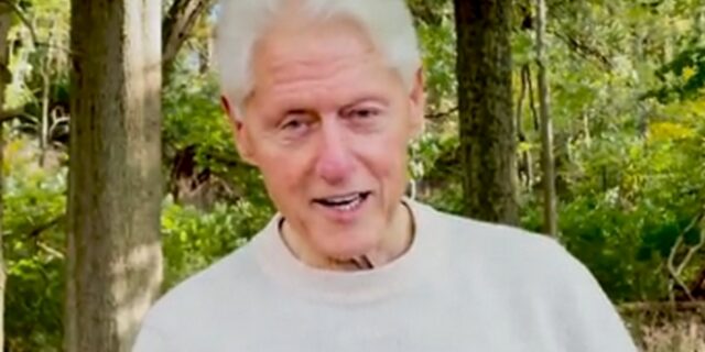 Μπιλ Κλίντον: Το πρώτο μήνυμα μετά το εξιτήριο – “Να ακούτε το σώμα σας, να φροντίζετε τον εαυτό σας”