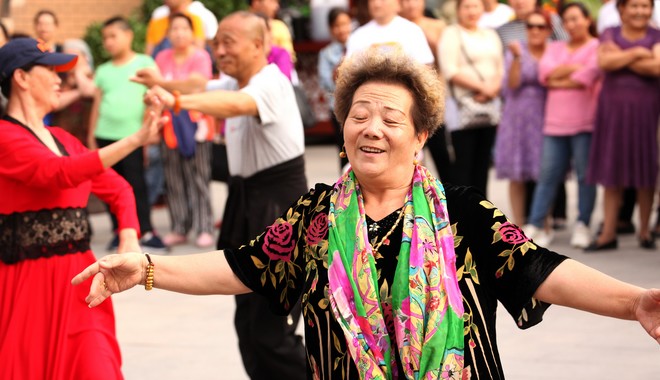 Οι Κινέζοι βρήκαν τρόπο να κερδίσουν τον ύπνο που τους έκοψαν οι dancing grandmothers