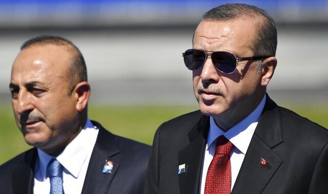 DW: Στα άκρα οι σχέσεις Ερντογάν με Τσαβούσογλου – Διαψεύδουν οι Τούρκοι