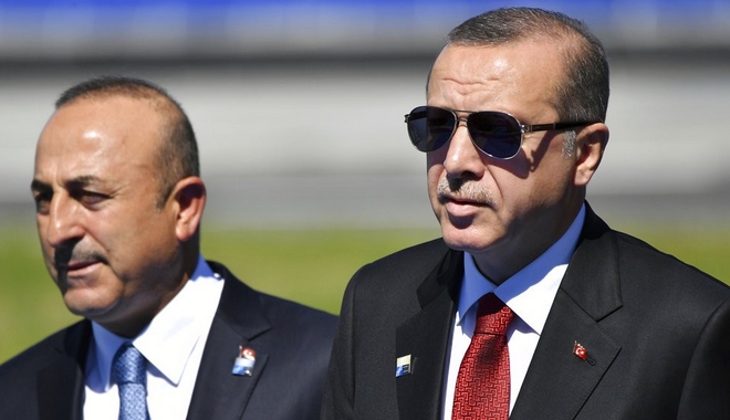 DW: Στα άκρα οι σχέσεις Ερντογάν με Τσαβούσογλου – Διαψεύδουν οι Τούρκοι
