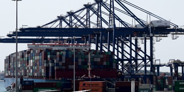 “Καύσιμο” εξωστρέφειας από τις εξαγωγές: Στα 39,5 δισ. το 8μηνο του 2021