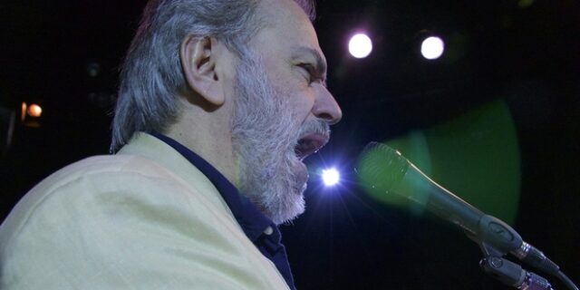 Φώτης Μακρής: “Το θέατρο δεν πάει με τα γούστα του κοινού, τα διαμορφώνει”