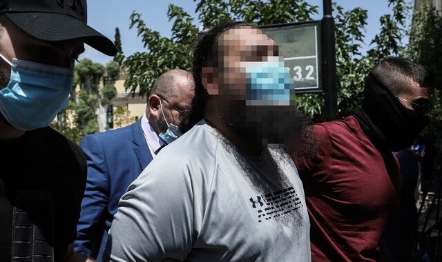 Επίθεση με βιτριόλι: Η κατηγορία για τον ιερέα “αναβαθμίζεται” σε απόπειρα ανθρωποκτονίας