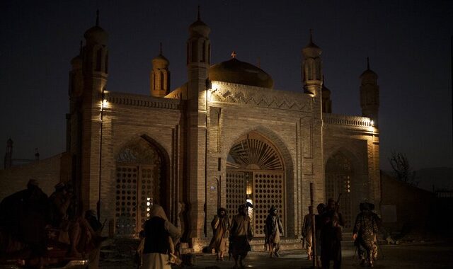Αφγανιστάν: Βομβιστική επίθεση σε τζαμί της Καμπούλ – Πέντε άμαχοι νεκροί