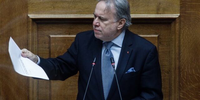 Κατρούγκαλος: Πλειοδοσία πίστης από Μητσοτάκη στην Ουάσιγκτον