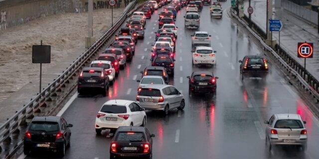 Κακοκαιρία Μπάλλος: Άνοιξε ο Κηφισός και η παραλιακή – Πού θα είναι έντονα τα φαινόμενα τις επόμενες ώρες