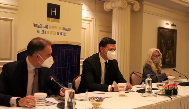 Συνέχιση της στοχευμένης κρατικής στήριξης ζητούν οι Έλληνες ξενοδόχοι