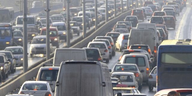 Κίνηση στους δρόμους: Στα “κόκκινα” πολλές περιοχές – LIVE ΧΑΡΤΗΣ
