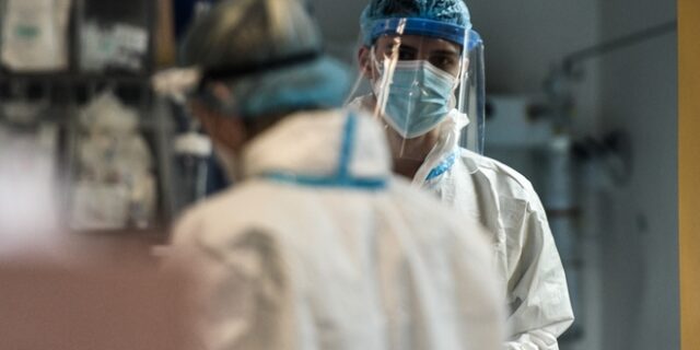 Γρίπη, RSV, COVID: Τι προβληματίζει τους ειδικούς και γιατί δεν πρέπει να χρησιμοποιούμε τον όρο “τρι-δημία”