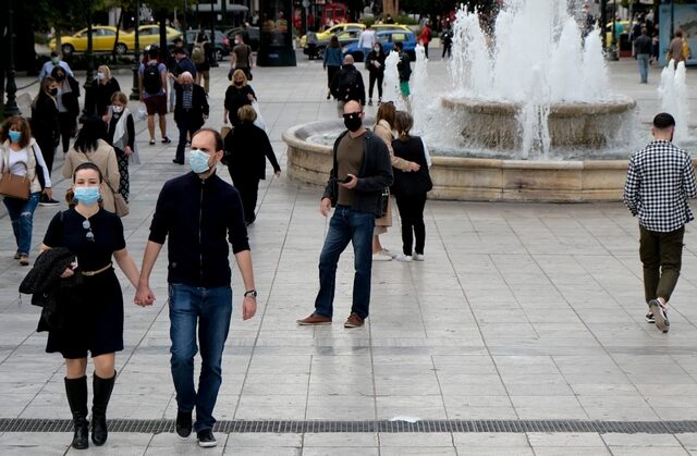 Κορονοϊός: Στο τραπέζι η επαναφορά της μάσκας παντού – Τι αλλάζει από το Σάββατο