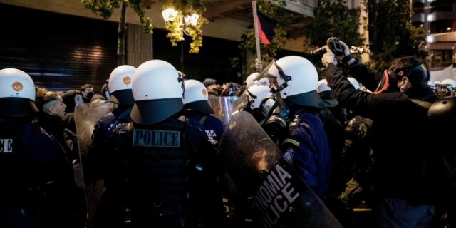 ΜέΡΑ25: Καταγγελία για επίθεση των ΜΑΤ σε βουλευτές