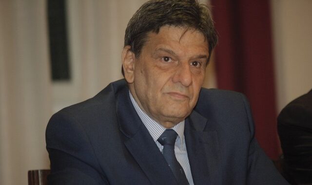 Πέθανε ο Αλέξης Μανθεάκης, πρώην εκπρόσωπος Τύπου της Αθηνάς Ωνάση