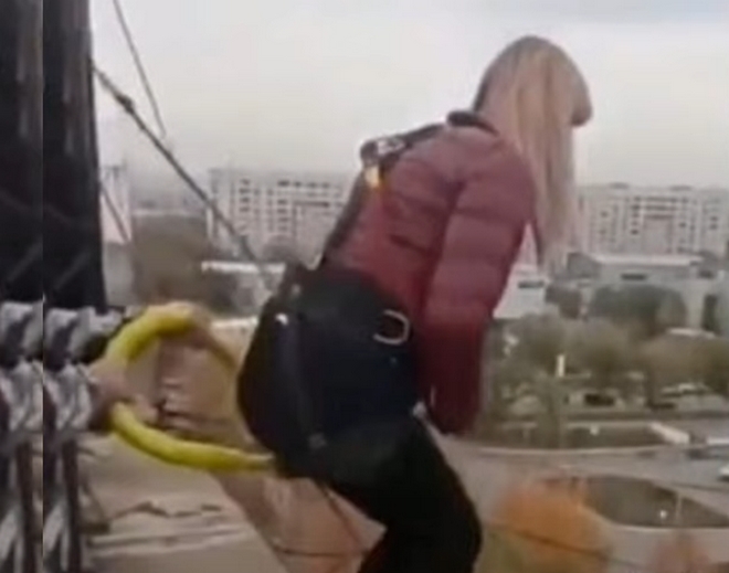 Καζακστάν: Μητέρα σκοτώθηκε ενώ έκανε rope jumping