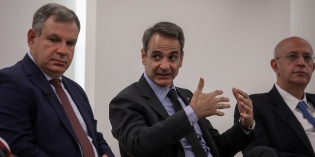 Μητσοτάκης: Οι επιχειρήσεις να στηρίξουν τον κόσμο της εργασίας ως προς το εισόδημα