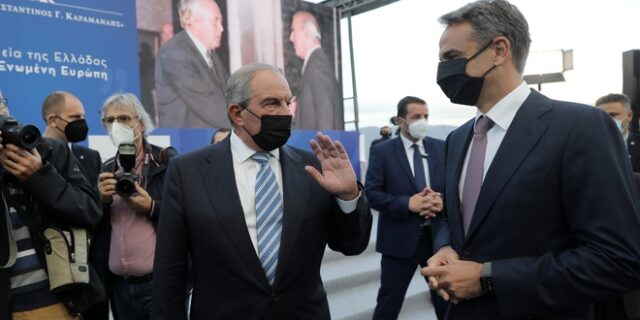 Τα τρία μηνύματα Καραμανλή με πολλαπλούς αποδέκτες και οι 50 αποχρώσεις της ΝΔ 