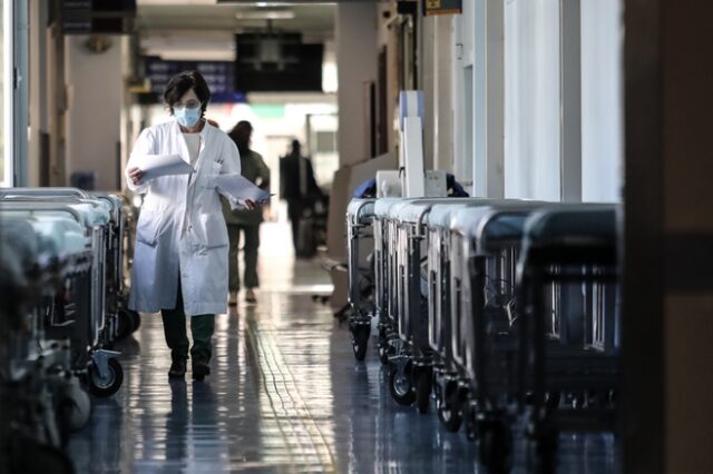 Κορονοϊός: Κίνητρα σε γιατρούς για νοσοκομεία της περιφέρειας – Μπαράζ ελέγχων στην εστίαση