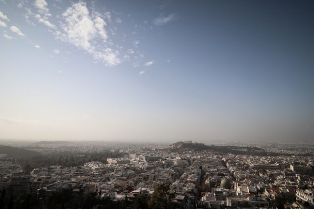 Καιρός: Βελτιωμένος με τοπικές νεφώσεις και τοπικές ομίχλες