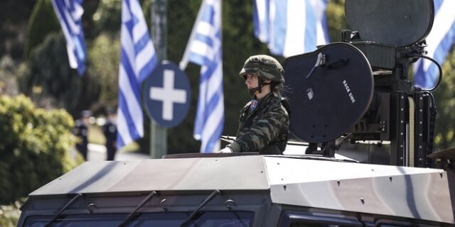 LIVE εικόνα: Η μεγάλη στρατιωτική παρέλαση για την 28η Οκτωβρίου