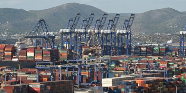 Cosco: Συνεχίζεται η απεργία στο λιμάνι του Πειραιά – Το μεσημέρι η κηδεία του εργάτη