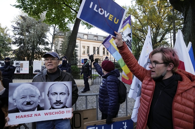 ΕΛΚ: Στον δρόμο για “Polexit” η Πολωνία μετά την απόφαση του Συνταγματικού Δικαστηρίου