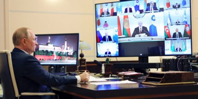 Πούτιν: “Ναι” σε συνεργασία με τους Ταλιμπάν, “όχι” στην αναγνώρισή τους σύντομα