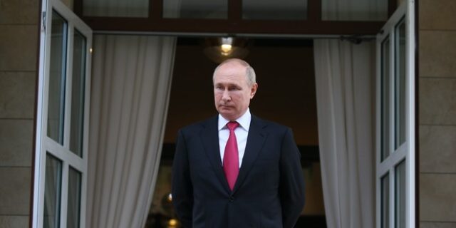 Pandora Papers: Ο Βλάντιμιρ Πούτιν “υπάρχει” παντού, αλλά δεν εμφανίζεται πουθενά