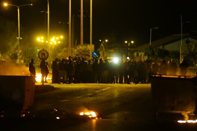 Νέο μπλόκο Ρομά: Έκλεισαν τη λεωφόρο ΝΑΤΟ και την Πατρών-Πύργου