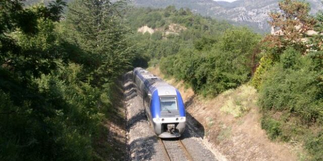 Γαλλία: Τρένο σκότωσε τρεις μετανάστες που ήταν ξαπλωμένοι στις ράγες