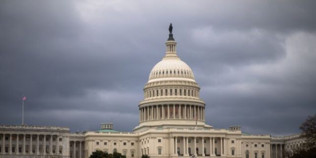 ΗΠΑ: Η Γερουσία ενέκρινε νομοσχέδιο που αποτρέπει την κήρυξη στάσης πληρωμών ως τον Δεκέμβριο