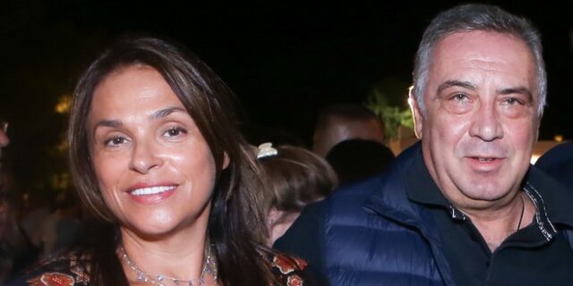 Σήλια Κριθαριώτη: Με μπικίνι στην αγκαλιά του συζύγου της γιορτάζει την επέτειο 20 χρόνων γάμου