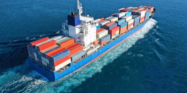 Καναδάς: Τοξικά αέρια εκλύονται από φλεγόμενο πλοίο