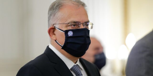 Θεοδωρικάκος για Πέραμα: “Θα ξαναπήγαινα στους επτά αστυνομικούς στη ΓΑΔΑ” 