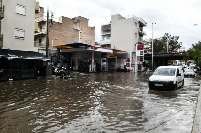 Κακοκαιρία Μπάλλος: Δύσκολη νύχτα σε Αιτωλοακαρνανία, Ηλεία και Βόρεια Ελλάδα