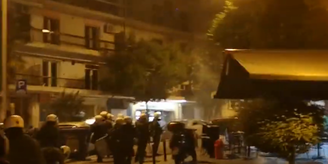 Επεισόδια στη Θεσσαλονίκη: Μολότοφ, ρίψη χημικών και προσαγωγές
