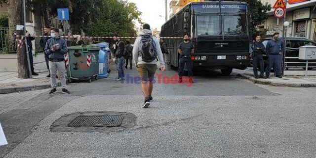 ΕΠΑΛ Σταυρούπολης και Ευόσμου: Περικυκλωμένα από κλούβες και ΜΑΤ τα σχολεία