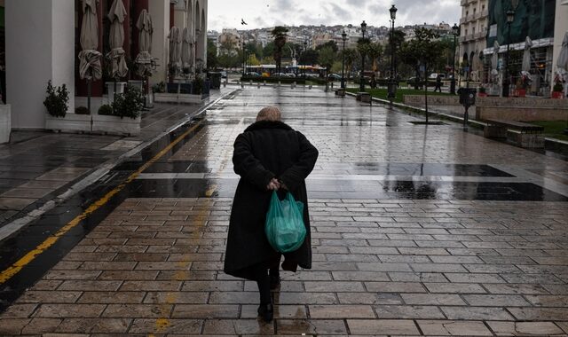 ΕΛΣΤΑΤ: “Κούρεμα” 3,3 δισ. ευρώ στο εισόδημα των νοικοκυριών και MKO το 2020