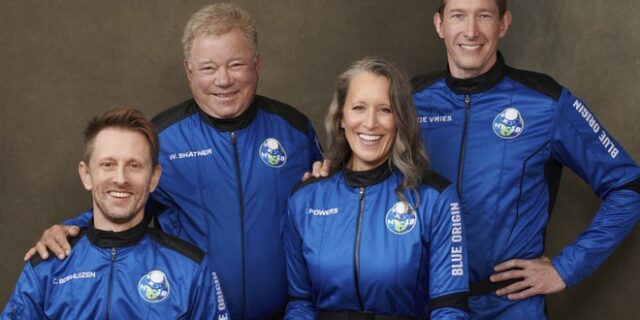 Γουίλιαμ Σάτνερ: Ο 90χρονος “Κάπτεν Κερκ” του Star Trek ταξιδεύει στο διάστημα με την Blue Origin