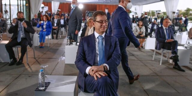 Πόσα χρήματα έβγαλαν οι επικεφαλής των Pfizer, BioNTech και Moderna στην πανδημία