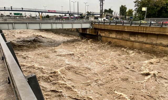 Κακοκαιρία “Μπάλλος”: Απαγόρευση κυκλοφορίας σε Κηφισό και παραλιακή, τηλεργασία και κλειστά σχολεία