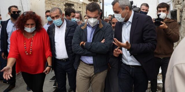 Στο Αρκαλοχώρι ο Τσίπρας: “Αποζημιώσεις στους σεισμόπληκτους άμεσα – Όχι όπως στο Δαμάσι”