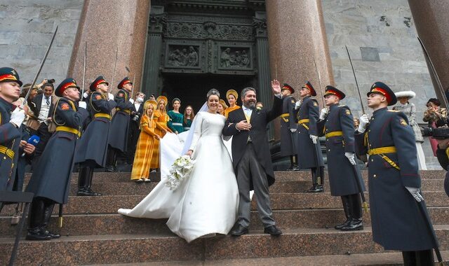 Ρωσία: Η μοναρχία ζει, οι τσάροι βασιλεύουν και… παντρεύονται – Πρώτος βασιλικός γάμος έναν αιώνα μετά