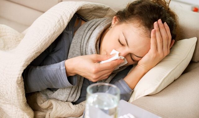 Κορονοϊός: Η χαλάρωση των μέτρων φέρνει έξαρση της γρίπης
