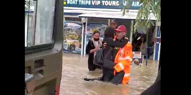 Κακοκαιρία Μπάλλος: Βίντεο ντοκουμέντο από τη διάσωση πολιτών στην Κέρκυρα