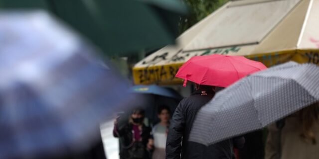 Καιρός: Βροχές στα δυτικά και νότια το Σάββατο – Βελτίωση από Κυριακή