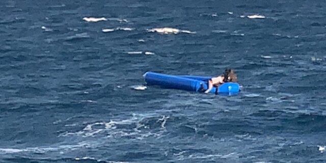 Ναυάγιο στη Χίο: Βίντεο με τις δραματικές προσπάθειες του Λιμενικού για τη διάσωση των μεταναστών