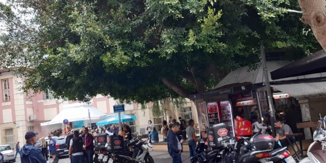 Σεισμός 6,3 ρίχτερ στην Κρήτη: Η στιγμή που ο κόσμος βγαίνει στους δρόμους